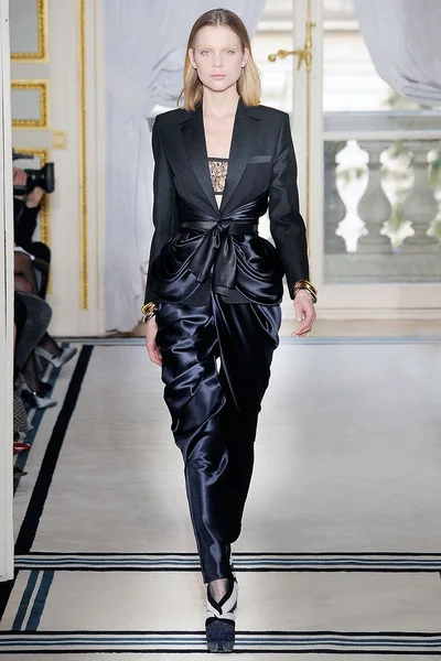 Look 9